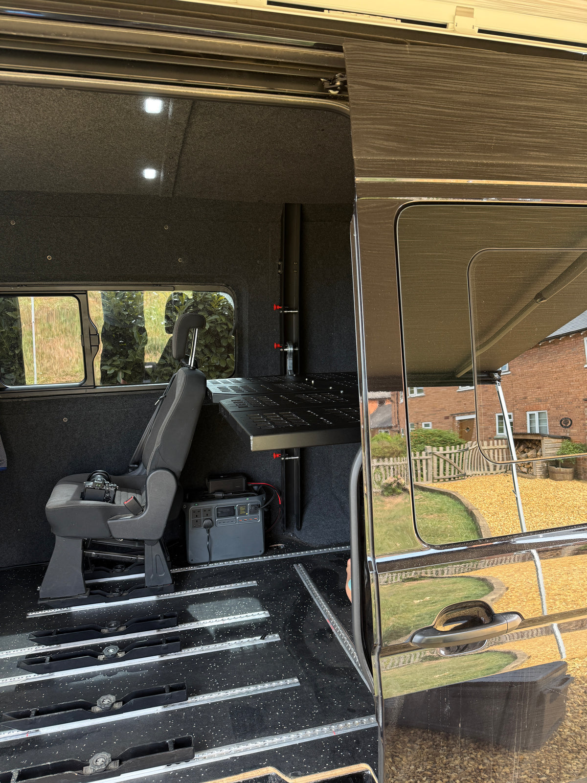 ViKA Adjustable Bed Storage System - VW Crafter / MAN TGE 2017>